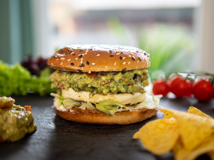 Guacamole burger füstös grillsajttal