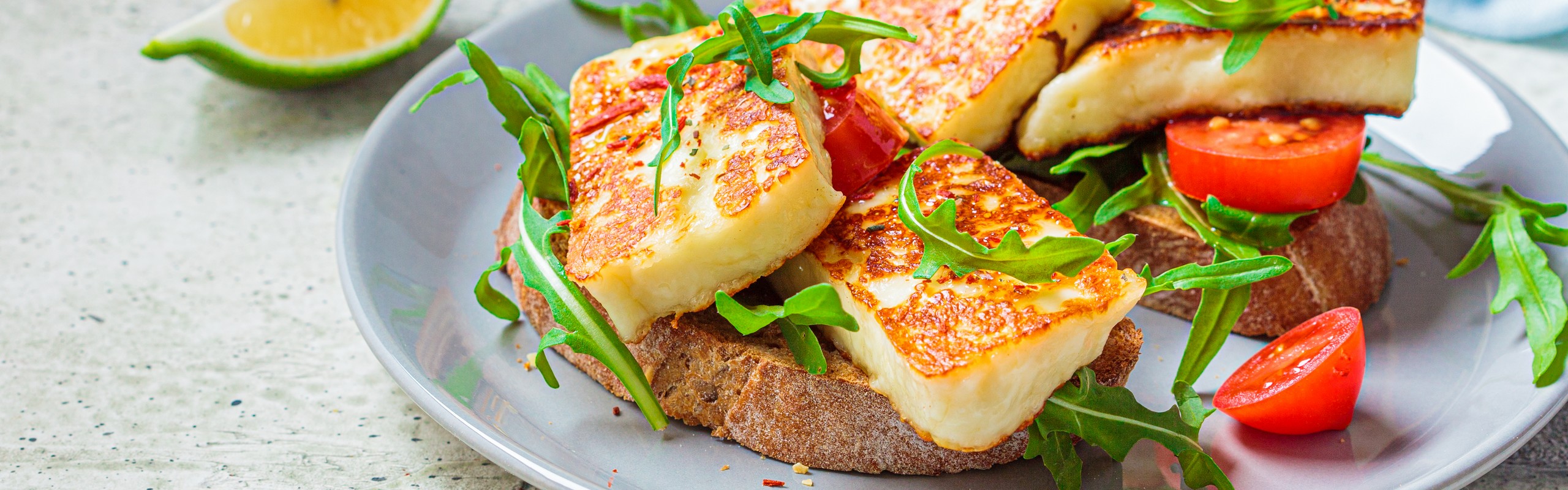 Chili-lime ízesítésű grillsajt